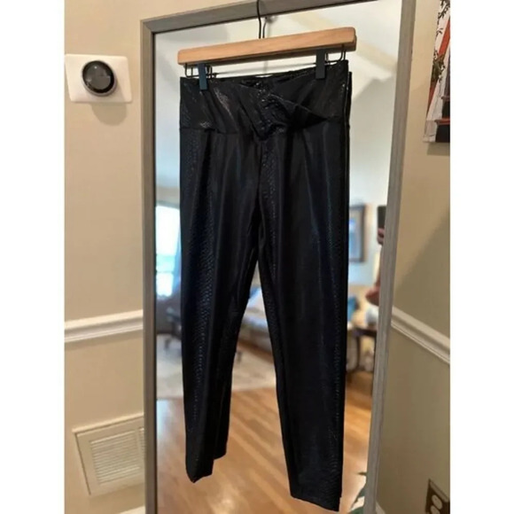 WHITE‎ Birch Shiny Faux Leather High Waisted Leggings - Picture 1 of 4